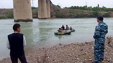 В Таш-Кумыре ведутся поиски ребенка, упавшего в реку Нарын 