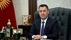 Садыр Жапаров поздравил кыргызстанцев с Международным днем защиты детей