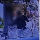 В Бишкеке мужчина жестоко избил продавщицу магазина 