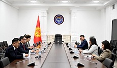 Пресс-секретарь президента встретился с новым вице-президентом «Азаттык» 