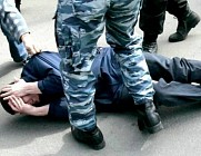 В Кыргызстане задержанных раздевают догола и закапывают в снег, выбивая признательные показания