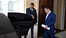 Президент Садыр Жапаров вышел с допроса из Генпрокуратуры