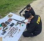 ГКНБ КР: В Московском районе выявлен схрон огнестрельного оружия и боеприпасов