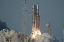 NASA впервые за 53 года отправило астронавтов к Луне