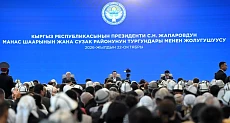 Садыр Жапаров встретился с жителями и активом города Манас и Сузакского района