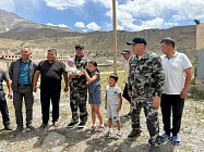 Садыр Жапаров посетил отдаленное село Энилчек в Иссык-Кульской области