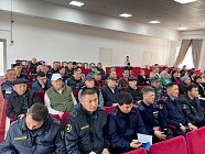 В Бишкеке поручили усилить охрану школ и в местах скопления людей