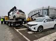 В Бишкеке в ходе масштабного рейда эвакуировано более 100 авто