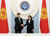 В Жогорку Кенеше обсудили права мигрантов в РФ и барьеры В Жогорку Кенеше обсудили права мигрантов в РФ и барьеры