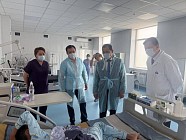 Глава Минздрава посетил НЦОМиД и проверил отделения онкологии и трансплантологии