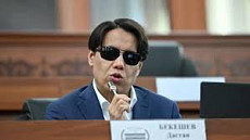 Депутат Дастан Бекешев поднял вопрос высоких цена на справки в ЦОНах