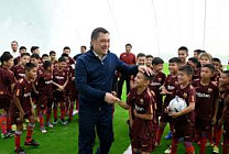 Садыр Жапаров утвердил Национальную программу развития футбола