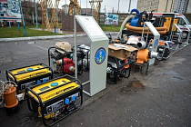 Мэр Бишкека передал новые спецсредства и оборудование Управлению МЧС