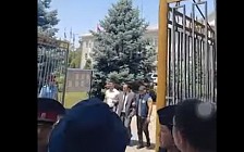 Мэра Токмока Максата Нусувалиева и других чиновников арестовали во время совещания