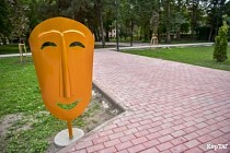 В Бишкеке благоустраивают Театральный сквер