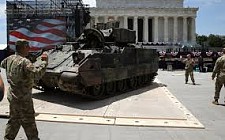 США приостанавливают военную помощь Украине