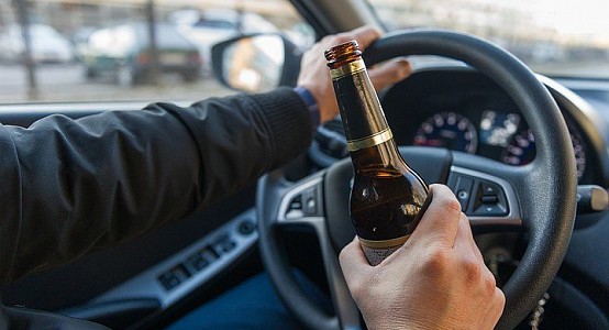 В 10 раз повысить размер штрафа за вождение в пьяном виде предлагает депутат Арапбаев