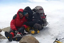 Для возобновления поиска застрявшей на пике Победы альпинистки потребуется $2-3 млн