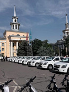 Мэрия Бишкека передала муниципальным службам автомобили и велосипеды