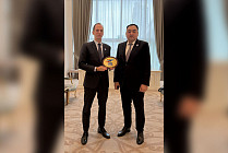 Глава МВД Кыргызстана в Самарканде встретился с представителем Госдепа США