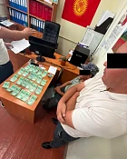 ГКНБ задержал работников айыл окмоту Араванского района за вымогательство взятки