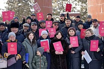 Более 400 жителей Чуйской области получили «красные книги» на участки 
