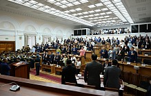 Депутаты Жогорку Кенеша ушли на каникулы