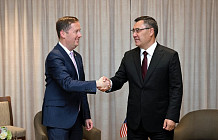 В Кыргызстан прибыл спецпосланник США Серджио Гор В Кыргызстан прибыл спецпосланник США Серджио Гор