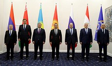 Садыр Жапаров призвал обеспечить безопасность информационного поля