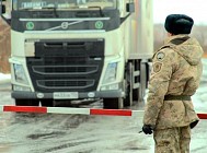 Погранслужба Казахстана предупредила водителей о заторах на границе с Кыргызстаном, Россией и Узбекистаном