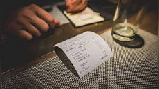 В ГНС разъясняют, почему сумма за обслуживание в кафе указывается в чеках разная В ГНС разъясняют, почему сумма за обслуживание в кафе указывается в чеках разная