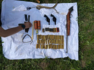 В Иссык-Атинском районе нашли схрон оружия, принадлежащий ОПГ Доо Чынгыза