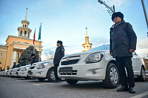 Муниципальная инспекция и акимиаты мэрии Бишкека получили служебные автомобили