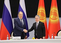 Прошла официальная встреча Сергея Лаврова и Жээнбека Кулубаева