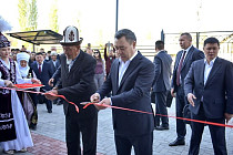 Президент открыл общественно-культурный центр с госуслугами в Кара-Кульдже
