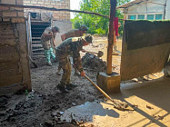 Военные помогают ликвидировать последствия разрушительного селя в Кочкор-Ате