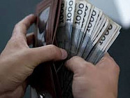 С 1 апреля зарплату учителям и врачам повысят на 100 процентов