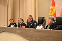 Замглавы МВД Кыргызстана встретился с китайским бизнес-сообществом Замглавы МВД Кыргызстана встретился с китайским бизнес-сообществом