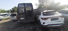 На штрафстоянке в Бишкеке сгорели 4 автомашины 