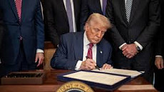 Трамп обложил Индию дополнительной пошлиной в 25% за покупку российской нефти
