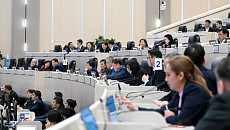 Жогорку Кенеш одобрил сокращение числа членов ЦИК КР с 12 до 8