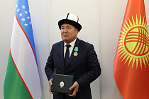 Мэр города Ош получил орден от президента Узбекистана Мэр города Ош получил орден от президента Узбекистана