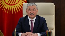 Адылбек Касымалиев поздравил учителей с профессиональным праздником
