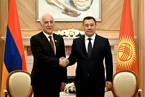 Садыр Жапаров встретился с президентом Армении