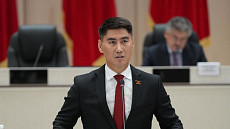 Чингиз Айдарбеков заявил о давлении и угрозах из-за мандата депутата