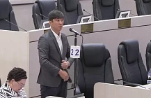 Депутат Эрулан Кокулов раскритиковал работу мэрии Бишкека и кабмина