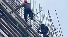 В Оше демонтировали стены строящего объекта. Стройкомпания «Кунь-Лунь» оштрафована