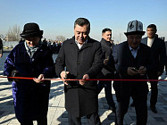 Садыр Жапаров назвал размер зарплаты, которую будут получать учителя Садыр Жапаров назвал размер зарплаты, которую будут получать учителя