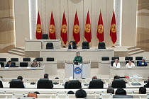 В Жогорку Кенеше озаботились доступностью образования для взрослых