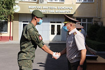 В Кыргызстане наградили курсантов за помощь медикам в период распространения КВИ